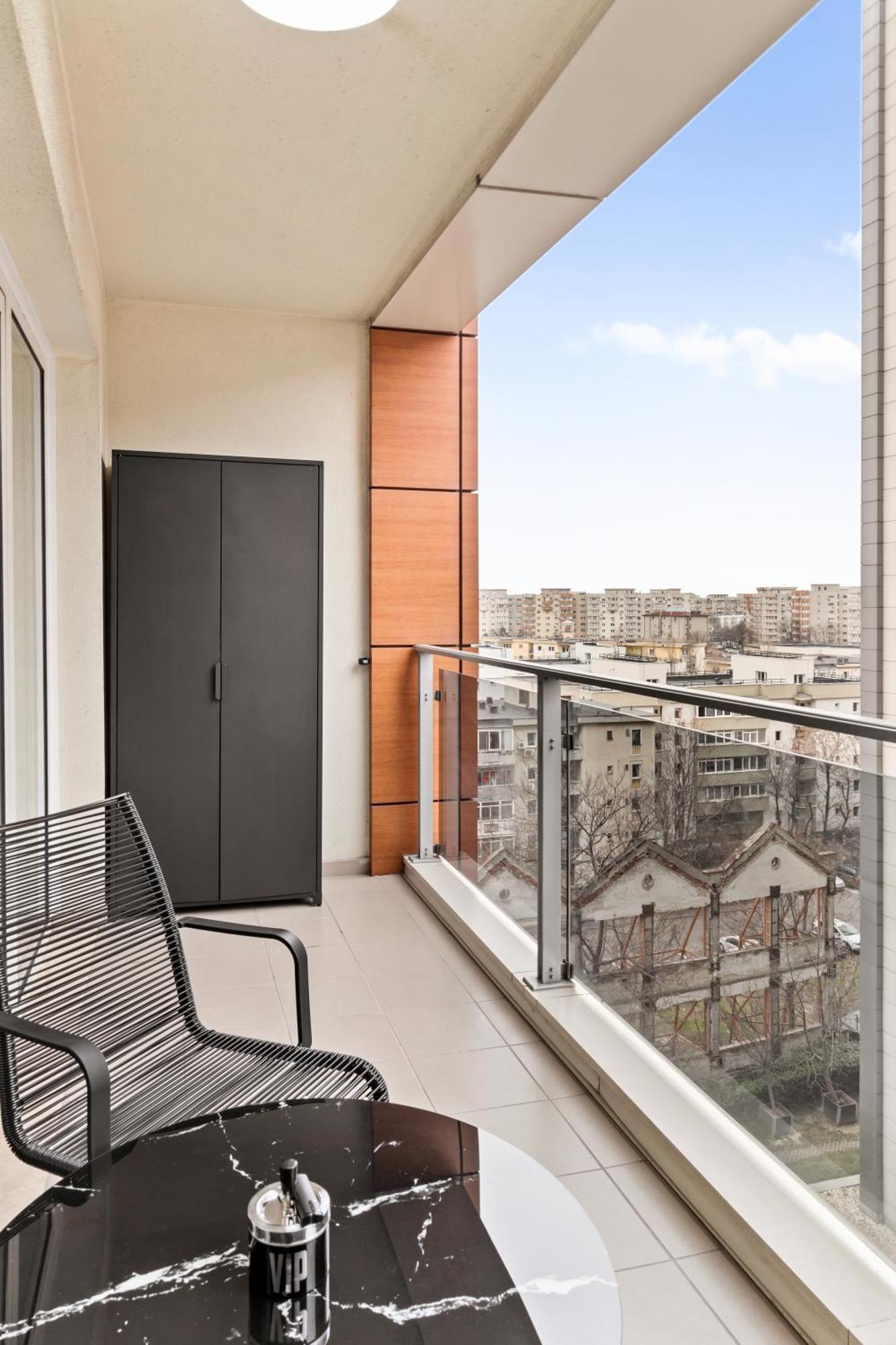 Central Studio With Balcony And Self Check-In Rh Living Bukarest Kültér fotó