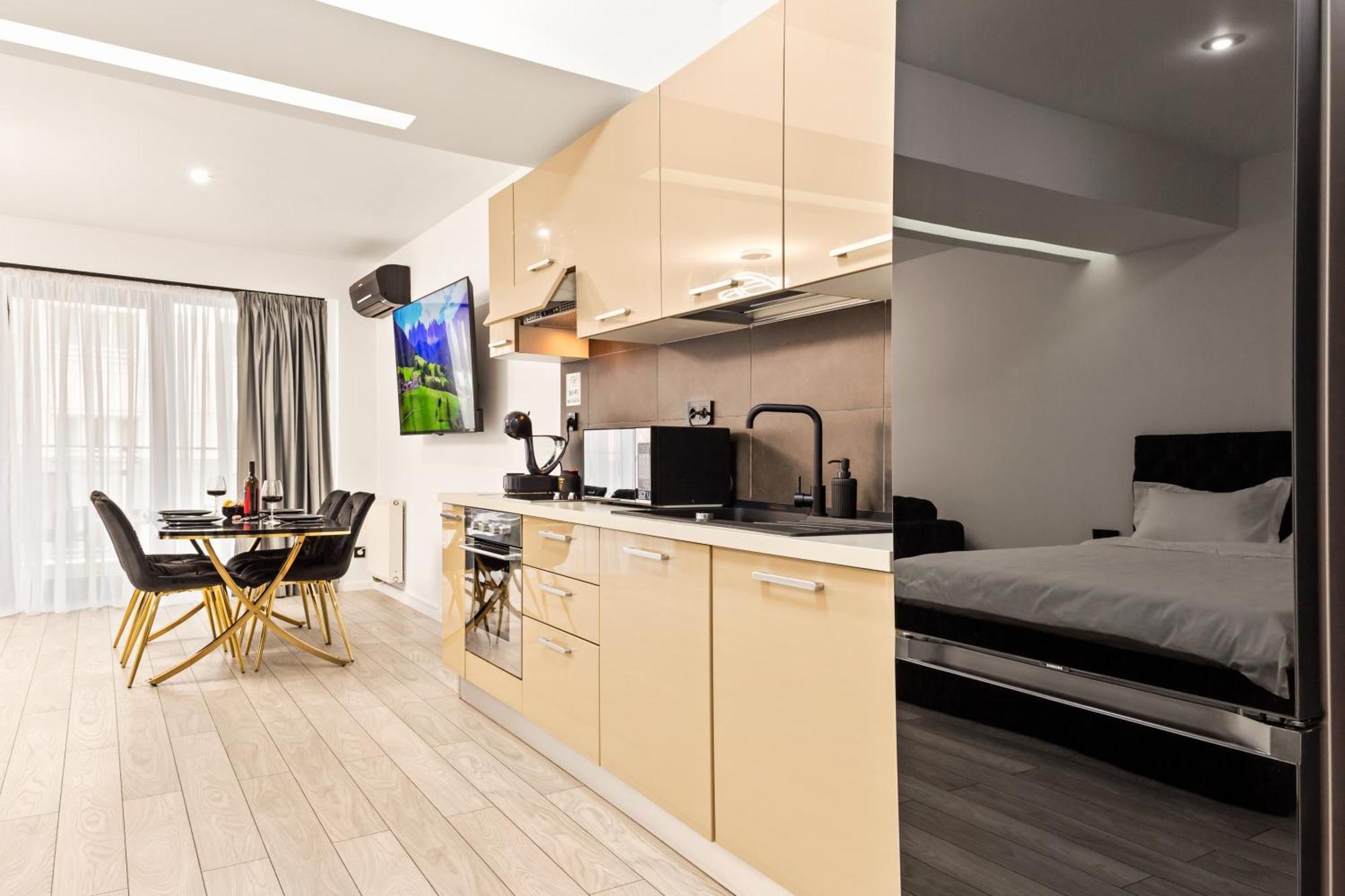Central Studio With Balcony And Self Check-In Rh Living Bukarest Kültér fotó